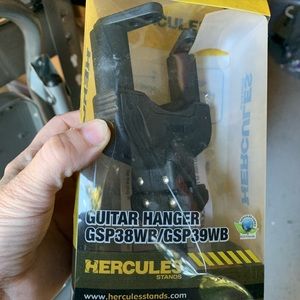 Hercules GSP38WB Mountable Guitar Wall Hanger with Wood Base nAuto Grip System